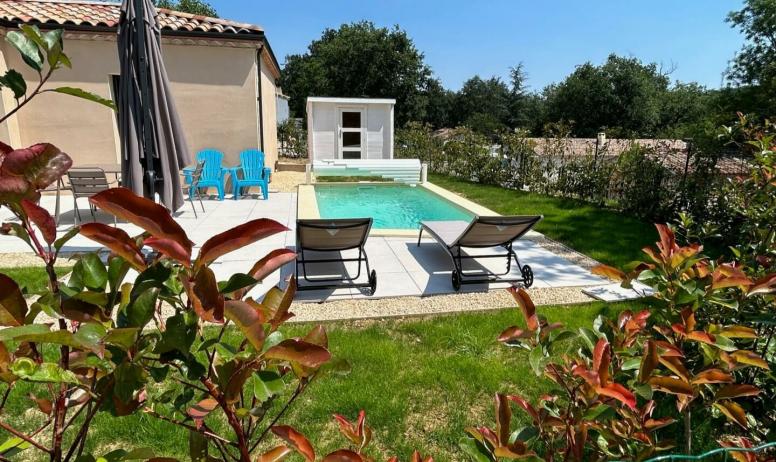 Gîtes de France - villa avec piscine privée et petit jardin clos