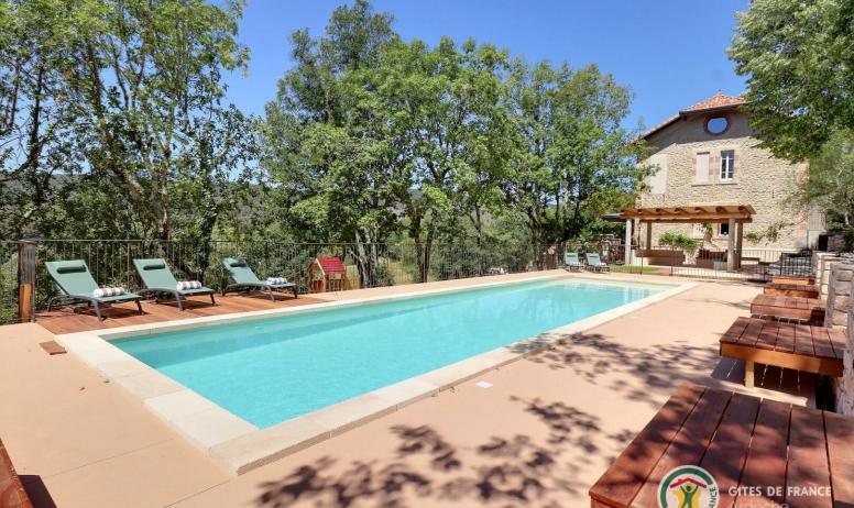Gîtes de France - Domaine des Brugières pour 22 personnes avec piscine privative dans un environnement de rêve
