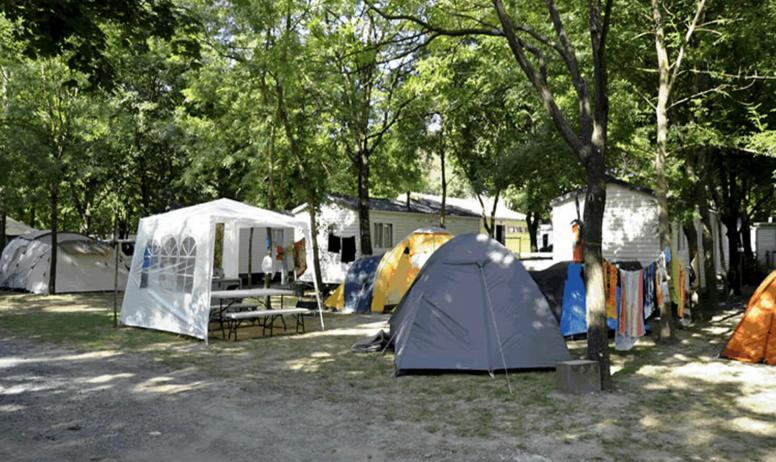EMPLACEMENT - Camping Rives d'Auzon à Lavilledieu