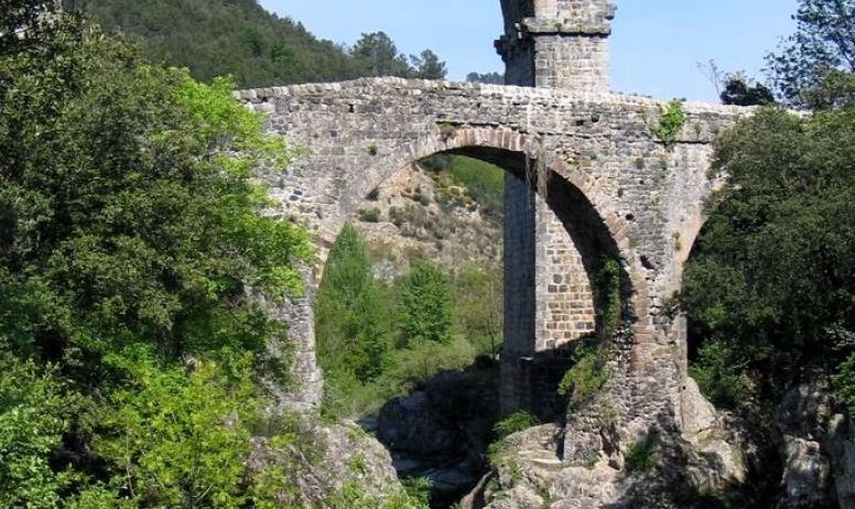Ardèche des sources et volcans - Pont Romain de Réjus
